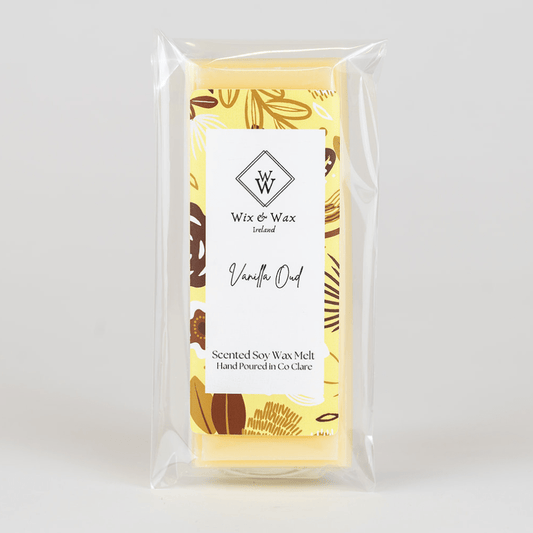 Vanilla Oud and La Vie Est Belle wax melts in autumn gift set